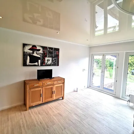 Monteur-haus Prignitz Biesdorf, Marzan, Hellersdorf Apartment