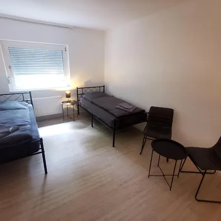 Monteur-haus Prignitz Biesdorf, Marzan, Hellersdorf * برلين